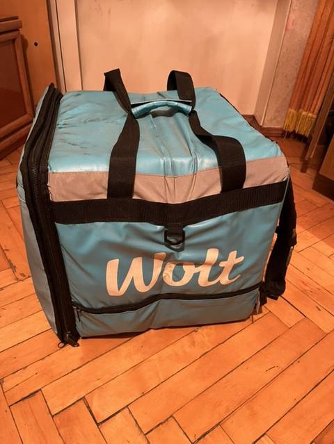 Wolt çatdırılma çantası/backpack - Rəng: açıq mavi, reflektor zolaqlı — 20 ₼ · Baku · Digər Wolt çatdırılma çantası/backpack - Rəng: açıq mavi, reflektor zolaqlı — Baku