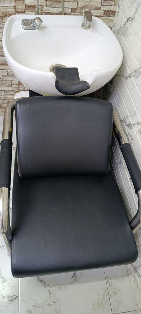 Salon üçün saç yuma stolu və kreslo komplekti. yenidir. seherici — 250 ₼ · Gədəbəy · Salon mebeli Salon üçün saç yuma stolu və kreslo komplekti. yenidir. seherici — Gədəbəy