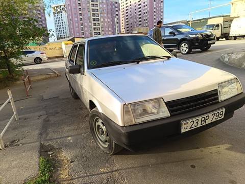 VAZ (Lada) 21099: 1.7 l 2003 il 25066 km Sedan — Khirdalan