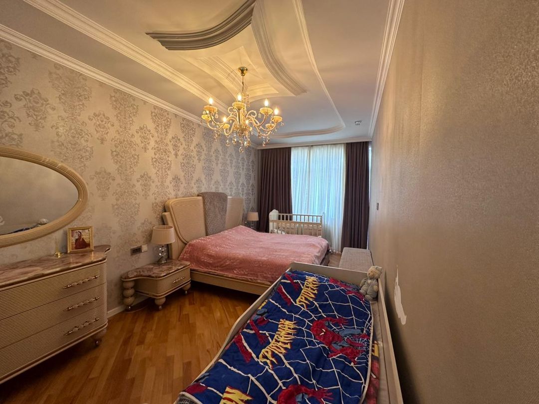 For sale: 2-room apartment (old building), 82 m² — Mənzil, Bakı (7)