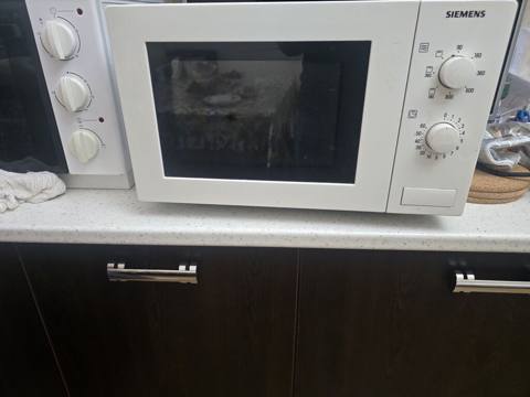 Siemens mikrodalğalı soba. Ağ rəngli, kompakt ölçülü masaüstü — Баку