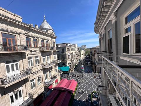 Satılır: 4 otaqlı mənzil, 115 m², 4/17 mərtəbə — Şirin Mirzəyev küçəsi — 565 000 ₼ · 4 бөлме · 115 m² · 4/17 қабат · Баку, Nizami · Mənzil Satılır: 4 otaqlı mənzil, 115 m², 4/17 mərtəbə — Şirin Mirzəyev küçəsi — Баку