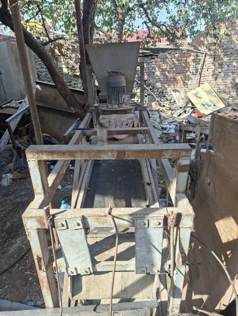 Qargidali bugda qiran saata 150 200 kq Avadanlıq iri metal karkas — Gəncə