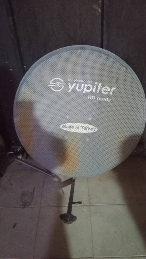80 sm yupiter krosnu antena işlək vəziyyətdədi.Üstündə knijteşinidə — 15 ₼ · Masazir · Kombilər 80 sm yupiter krosnu antena işlək vəziyyətdədi.Üstündə knijteşinidə — Masazir