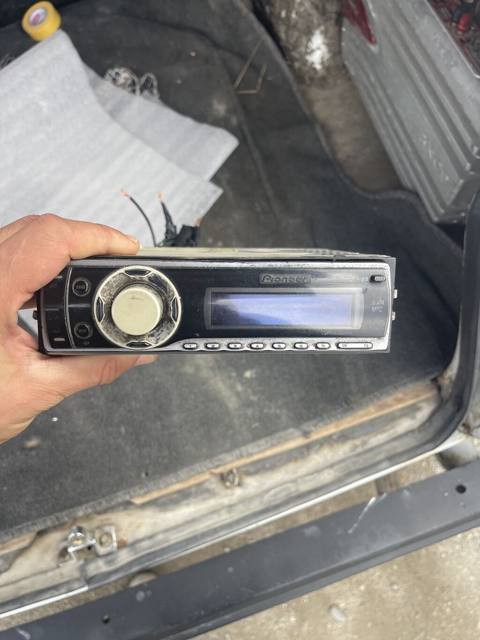 Pioneer 4900 yaxwi veziyetdedi aux disk yeri var bluetooth da qowmaq — 55 ₼ · Saray · Digər Pioneer 4900 yaxwi veziyetdedi aux disk yeri var bluetooth da qowmaq — Saray