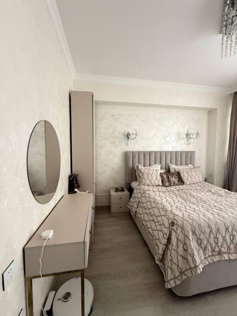 Satılır: 2 otaqlı mənzil, 60 m², 5/5 mərtəbə — Məhəmməd Xiyabani küçəsi — 175 000 ₼ · 2 бөлмө · 60 m² · 5/5 кабат · Баку, Yasamal · Mənzil Satılır: 2 otaqlı mənzil, 60 m², 5/5 mərtəbə — Məhəmməd Xiyabani küçəsi — Баку