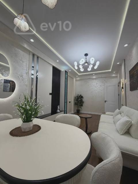 2 otaqlı mənzil, 70 m², Təbriz küç — Баку