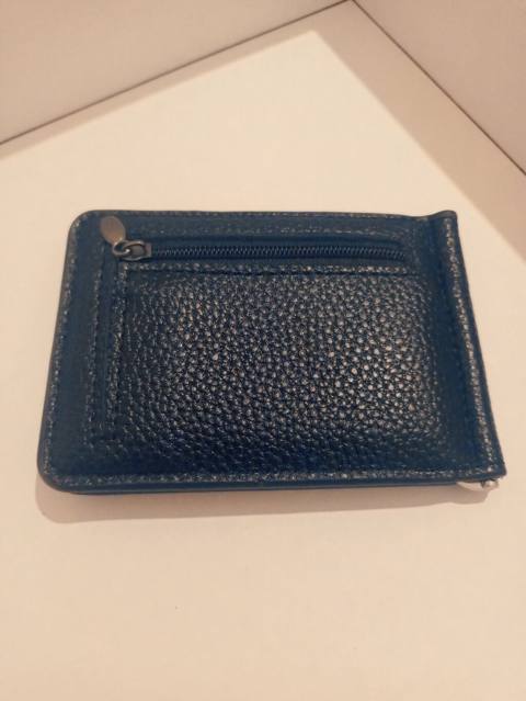 Pol kasluko kişi üçün Minimalist kartlıq/cüzdan - Material: xırda — 5 ₼ · Губа · Cüzdanlar və vizit kartlıqları Pol kasluko kişi üçün Minimalist kartlıq/cüzdan - Material: xırda — Губа