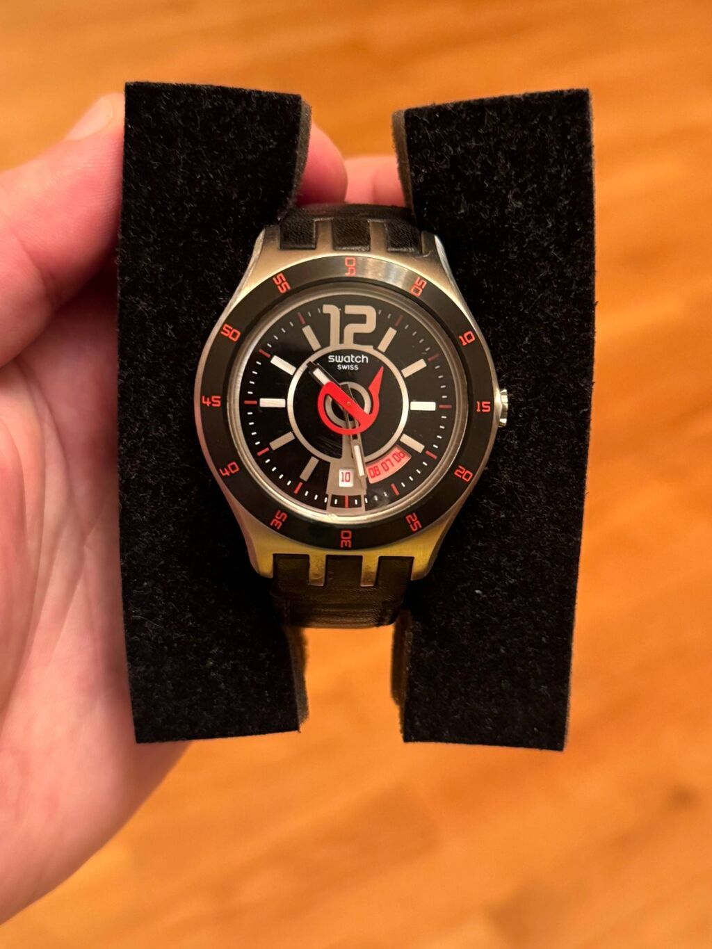 İşlənmiş, Qol saatı, Swatch, rəng - Qara