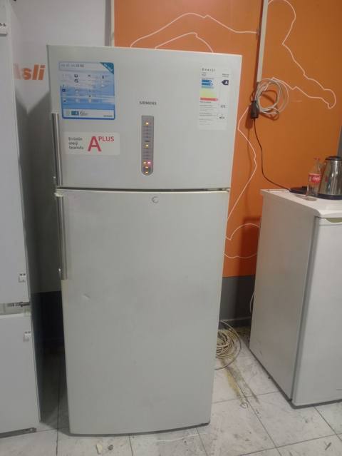 Siemens iki qapılı soyuducu (üst dondurucu, alt soyuducu) - Model — 230 ₼ · Bakı · Soyuducular Siemens iki qapılı soyuducu (üst dondurucu, alt soyuducu) - Model — Bakı