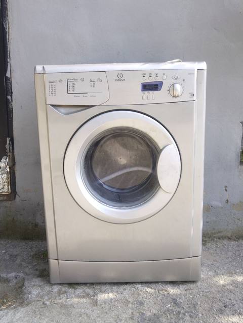 Indesit paltaryuyan. Barabamı səs edir — Baku