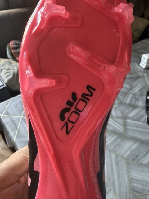 Nike Mercurial Air Zoom futbol бутsı. Çəhrayı və qara rəng kombinində — Баку