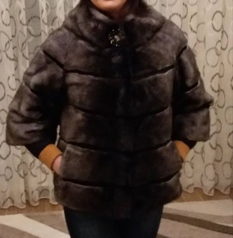 Qadınlar üçün qısa kürk pencək - Rəng: tünd boz/qrafit tonları — Одежда, обувь, аксессуары