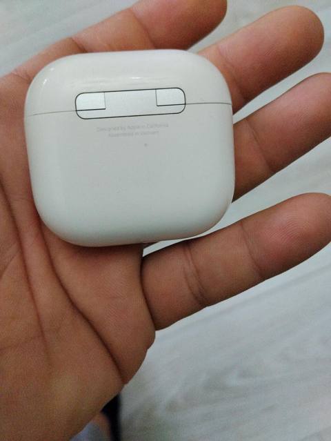 Apple AirPods 4 Xüsusiyyətlər: - Bluetooth simsiz qulaqcıq dəsti — 110 ₼ · Digah · Qulaqcıqlar Apple AirPods 4 Xüsusiyyətlər: - Bluetooth simsiz qulaqcıq dəsti — Digah
