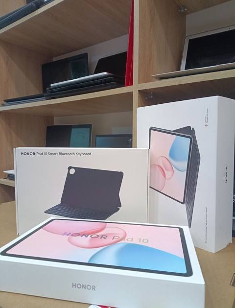 Honor Pad 10 planşeti və Honor Pad 10 Smart Bluetooth Keyboard (13 gün — Bakı