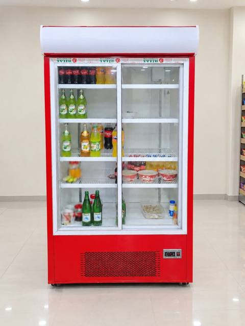2 qapili su vitrini 1400 Azn. Yeni alinib. Zemanet kagizi da var. Tam — Bakı