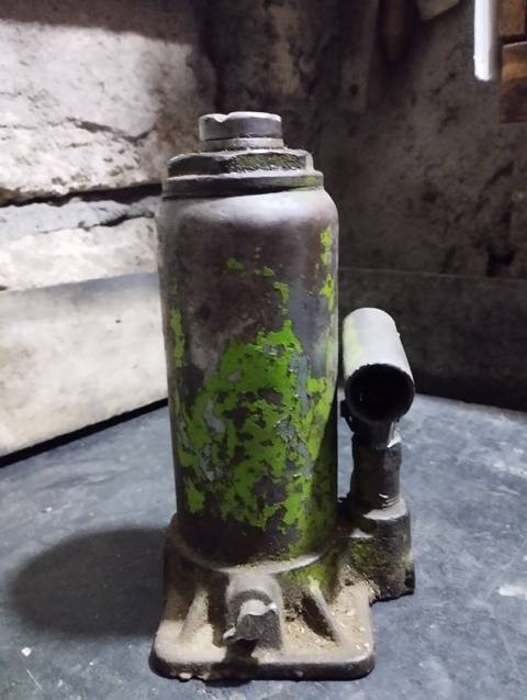 Hidravlik “butulka” tipli domkrat - Tip: Şaquli (bottle jack) — Baku
