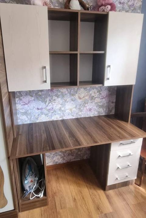 *Yazı masası satılır* Qiymet 165 azn *Çatdırılma pulsuzdur*afa — Товарлар