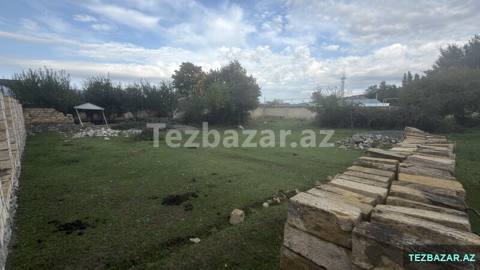 Quba təngaltı asfalt yolun kənarı 70000 — Baku