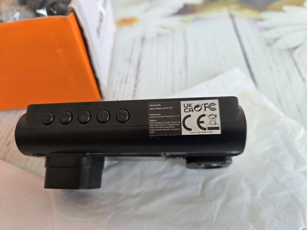 İki linzalı avtomobil DVR (dashcam) Xüsusiyyətlər: - İki kamera — Video qeydediciləri, Oğuz (2)