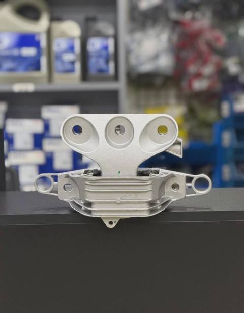 Mühərrik yastığı sağ Chevrolet Malibu 2015-2024 1.5 — Баку