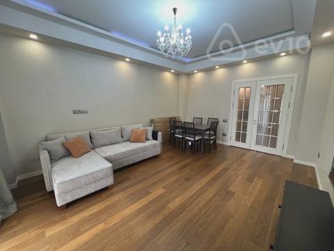 4 otaqlı mənzil, 160 m², Xəqani Rüstəmov — kirayə — Kvartira