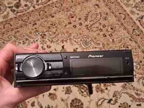 Pioneer avtomobil maqnitofonu – ön paneldə iri səs tənzimləmə düyməsi — Shamkir