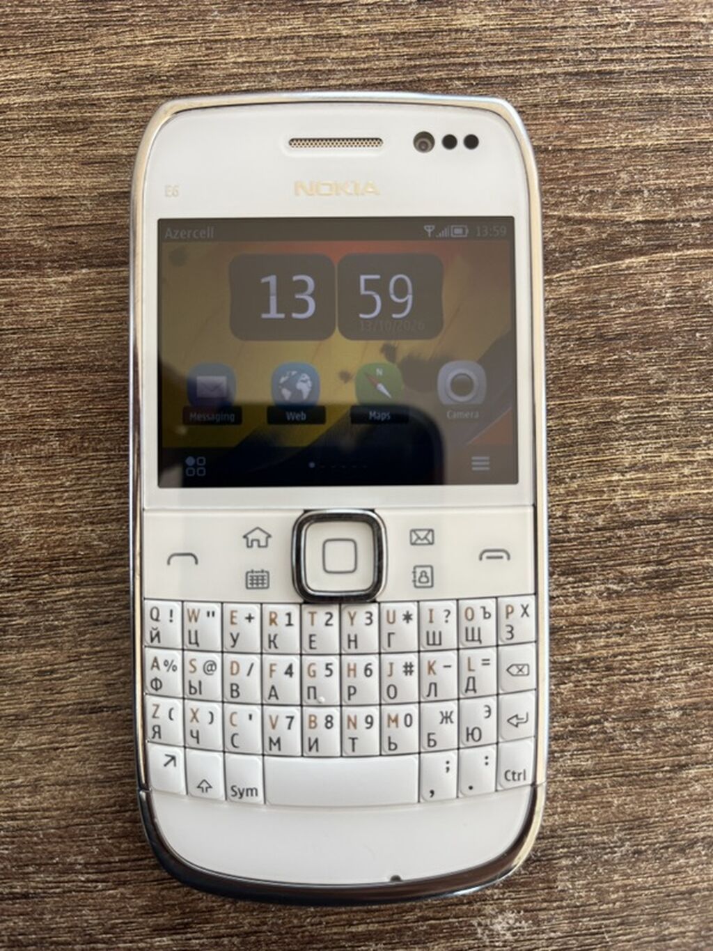 Nokia E6, rəng - Ağ, Sensor — Nokia, Bakı (2)