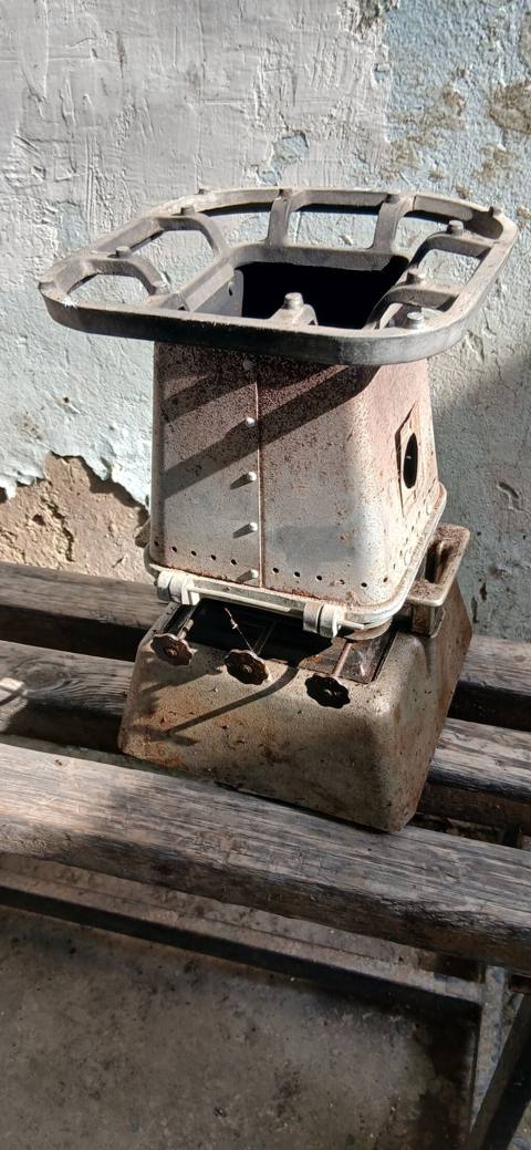 Qədimi tipli kerosin/primus sobası satılır. Metal korpuslu, iri ölçülü — 100 ₼ · Baku · Kaminlər Qədimi tipli kerosin/primus sobası satılır. Metal korpuslu, iri ölçülü — Baku