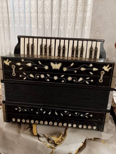 Qarmon, Akustik, Yeni — 2 300 ₼ · Баку · Akkordeonlar, harmonilar, bayanlar Qarmon, Akustik, Yeni — Баку