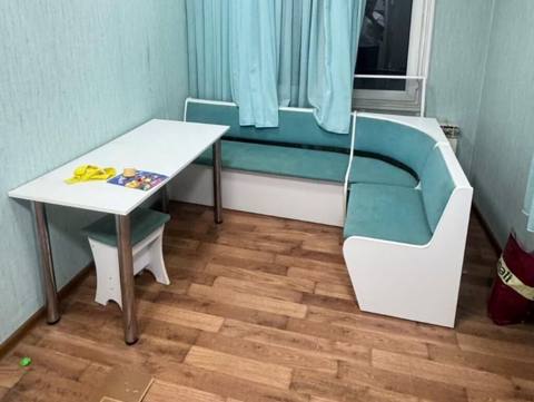 Mətbəx divanı,stol və 1 taburetka birlikdə satılır 130 azn. Normal — 130 ₼ · Дигях · Masalar və stullar Mətbəx divanı,stol və 1 taburetka birlikdə satılır 130 azn. Normal — Дигях