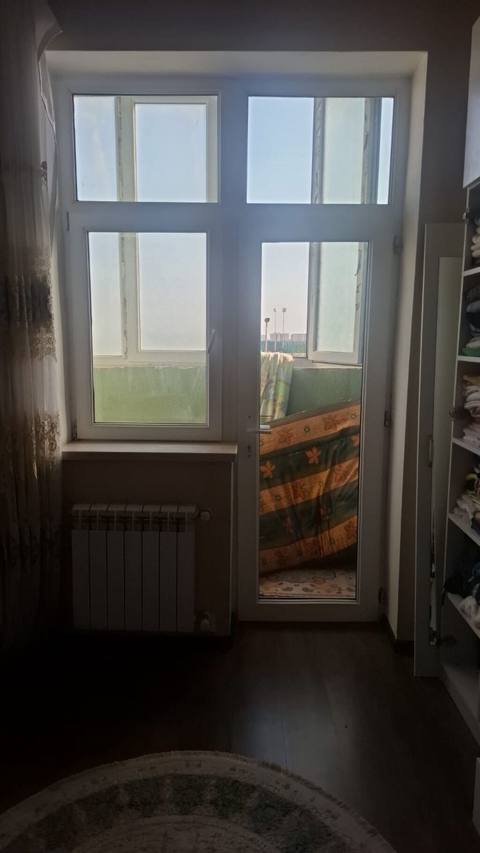 150×258 sm .Birlikde qapi pencere.Qiymet 110 azn. Sökulub tefil — Bakı