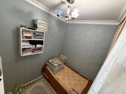 Ev satilir. 2 otagli ev 3 peredelka olunmuş. Kombisi var, senedleri — ავეჯი