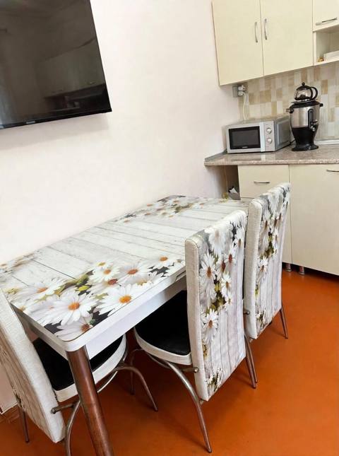 Endirimli mətbəx masası satılır – 125 AZN. Dəst 1 ədəd açılıb-yığılan — Mebel