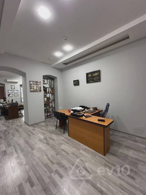 Ofis, 45 m², Nizami küçəsi — kirayə — 1 100 ₼ · 2 бөлмө · 45 m² · 1/5 кабат · Баку, Nəsimi · Ofis Ofis, 45 m², Nizami küçəsi — kirayə — Баку