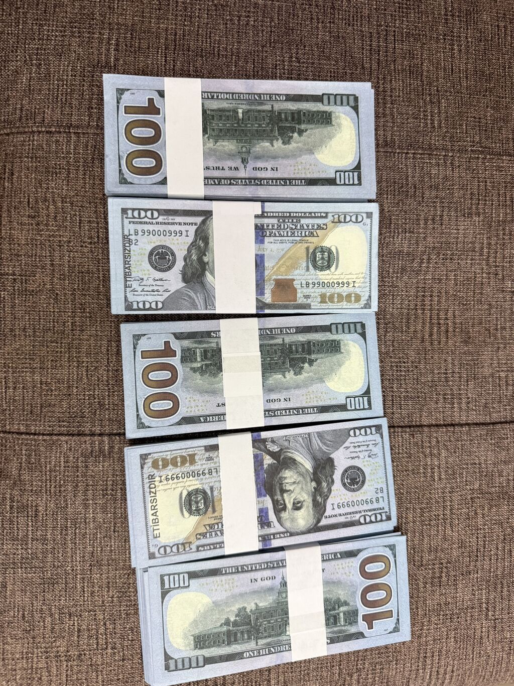 Suviner dollar packasi 1 packada 100 eded olur 1 packasi 5 azn — Şəxsi əşyalar, Bakı