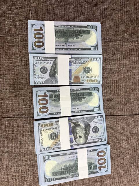 Suviner dollar packasi 1 packada 100 eded olur 1 packasi 5 azn — 5 ₼ · Baku · Şəxsi əşyalar Suviner dollar packasi 1 packada 100 eded olur 1 packasi 5 azn — Baku
