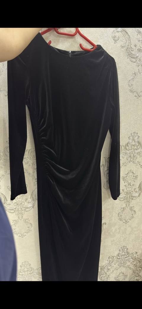 Qadın axşam geyimi – qara məxmər don - Material: yumşaq, parlaq — 30 ₼ · Baku · Axşam paltarları Qadın axşam geyimi – qara məxmər don - Material: yumşaq, parlaq — Baku