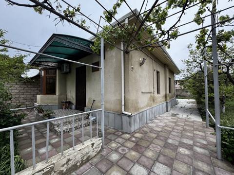 Satılır 3 otaqlı həyət evi/bağ evi 90 m² — 330 000 ₼ · Baku · Ev, villa Satılır 3 otaqlı həyət evi/bağ evi 90 m² — Baku