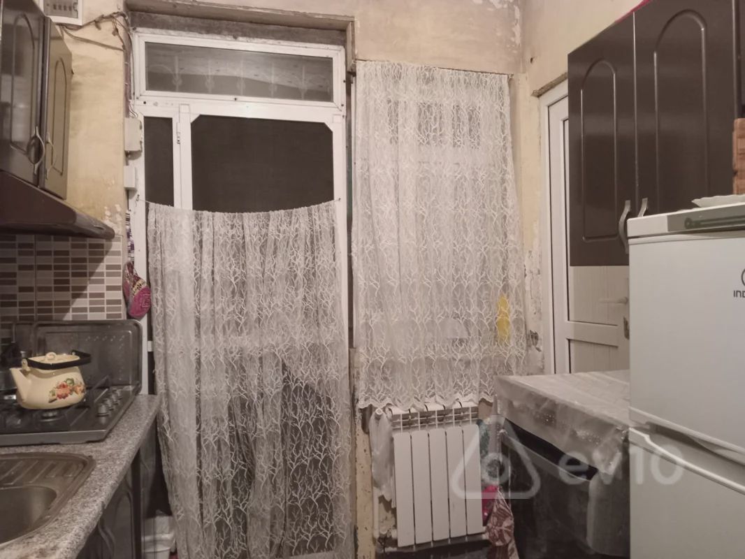 For sale: 2-room apartment (old building), 38 m² — Mənzil, Bakı (4)