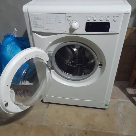 Paltaryuyan maşın Indesit, 5 kq, İşlənmiş, Avtomat, Qurutmasız, Kredit yoxdur, Ünvandan götürmə — Ширван