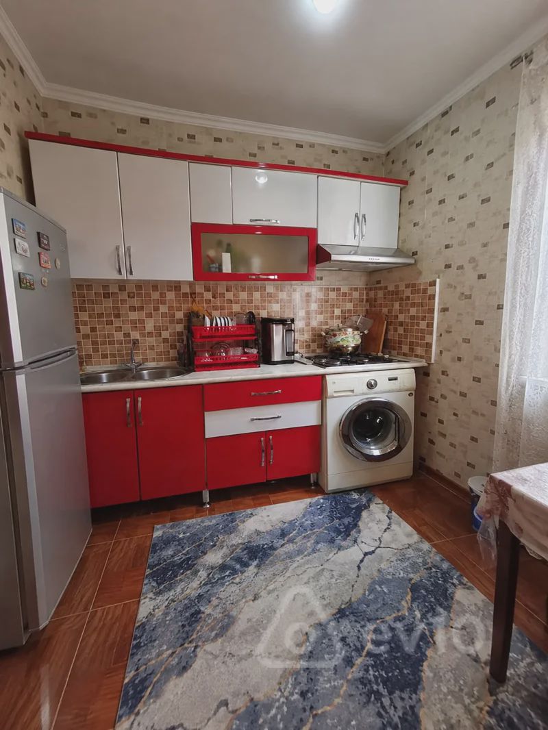 For sale: 2-room apartment (old building), 65 m² — Mənzil, Bakı (5)