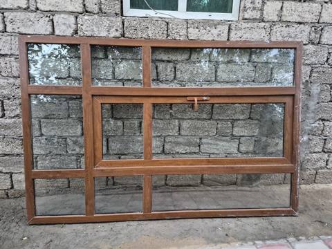 Ağac teksturalı qəhvəyi rəngdə plastik pəncərə çərçivəsi və şüşə — 190 ₼ · Баку · Pəncərələr, qapılar, balkonlar Ağac teksturalı qəhvəyi rəngdə plastik pəncərə çərçivəsi və şüşə — Баку