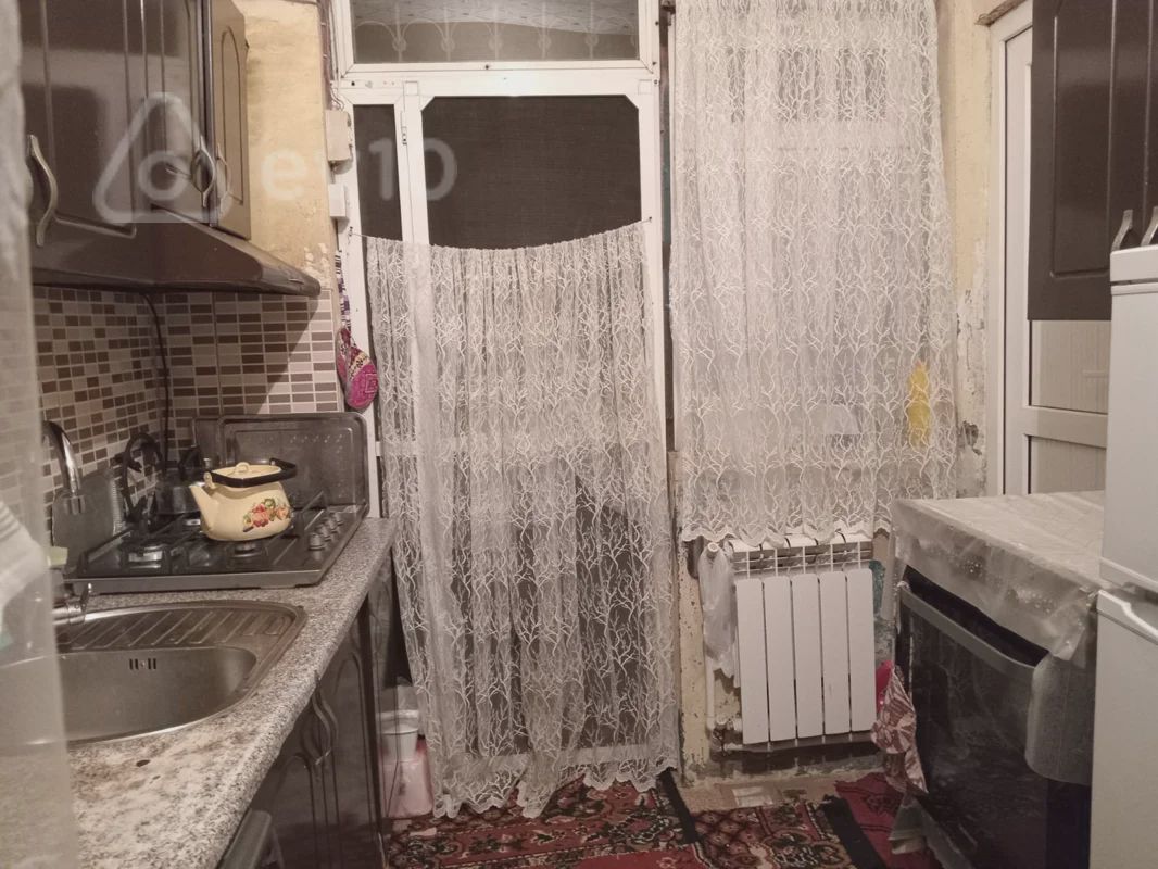 For sale: 2-room apartment (old building), 38 m² — Mənzil, Bakı (6)