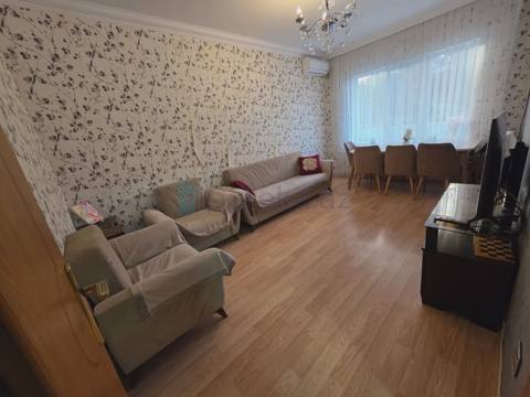 Satılır: 3 Otaq, Köhnə tikili, Xətai r., 82.00 m² — ბინა
