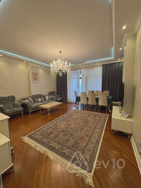 3 otaqlı mənzil, 110 m², Bakı, Abbas Mirzə Şərifzadə küç — Mənzil