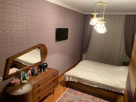 Yataq otağı mebeli çox az istifadə olunub, yeni kimidir. Pierre Cardin — ავეჯი