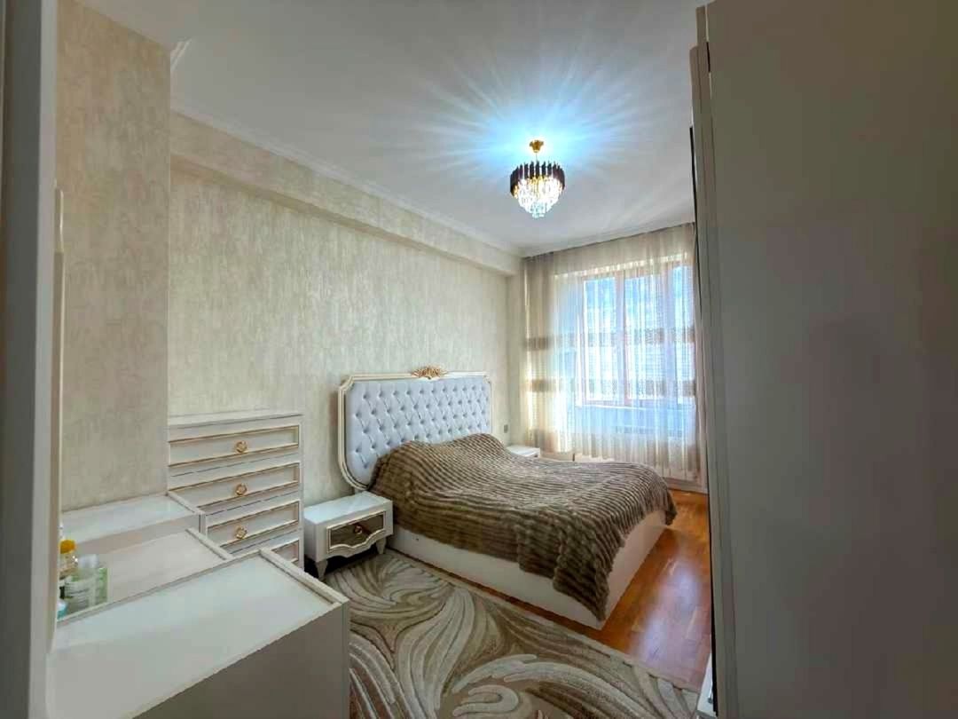 For sale: 3-room apartment (new building), 70 m² — Mənzil, Bakı (2)
