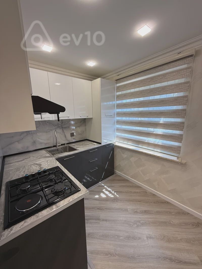 For sale: 3-room apartment (old building), 70 m² — Mənzil, Bakı (9)
