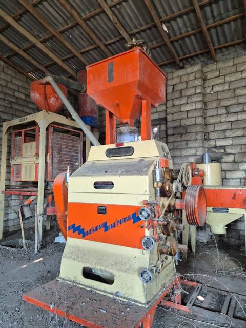 Un Deyirmani vals moyka umumi ceki 4 ton Dıqqet Vals VA Moykadan — 3 000 ₼ · Баку · Digər Un Deyirmani vals moyka umumi ceki 4 ton Dıqqet Vals VA Moykadan — Баку